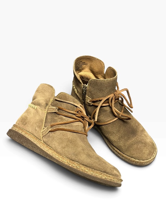 Born Shoes - Born Tarkin Suede Chukka Boots Sand Tan Women’s Size 8.5 / 40